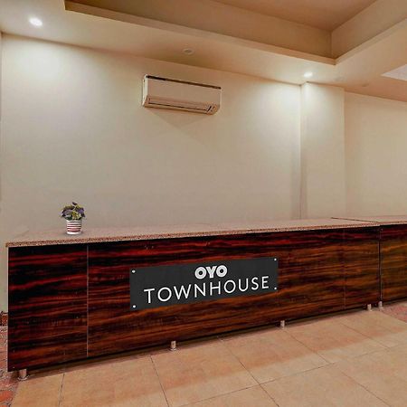 Townhouse Golden King Hotel New Delhi Buitenkant foto