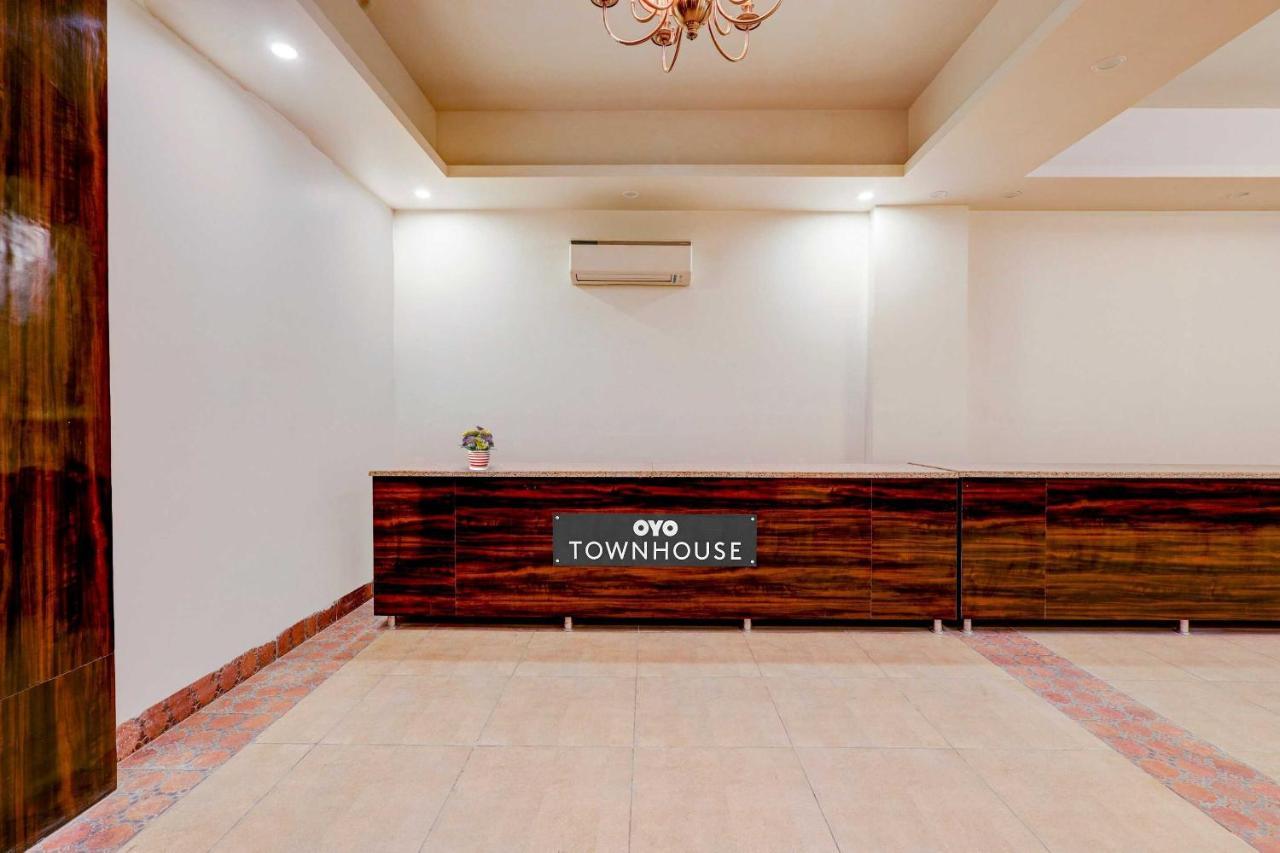 Townhouse Golden King Hotel New Delhi Buitenkant foto