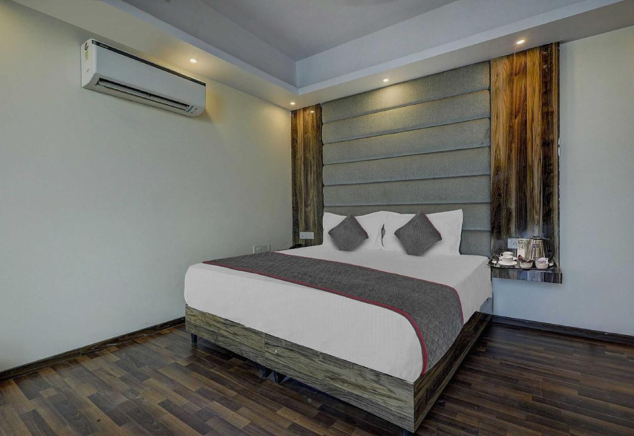 Townhouse Golden King Hotel New Delhi Buitenkant foto
