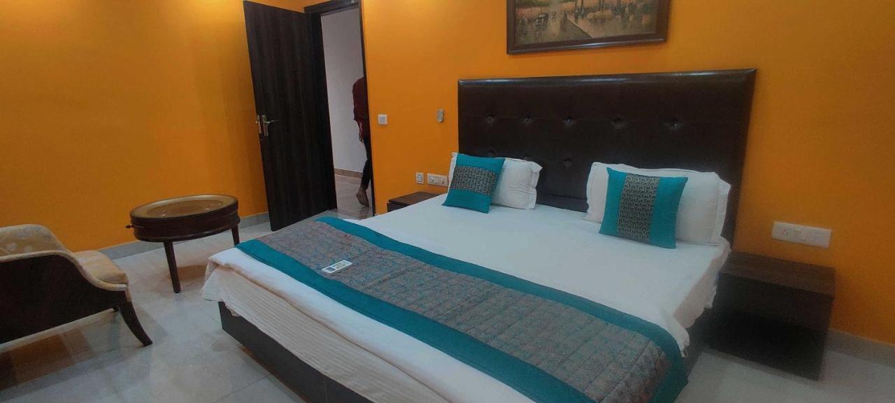 Townhouse Golden King Hotel New Delhi Buitenkant foto