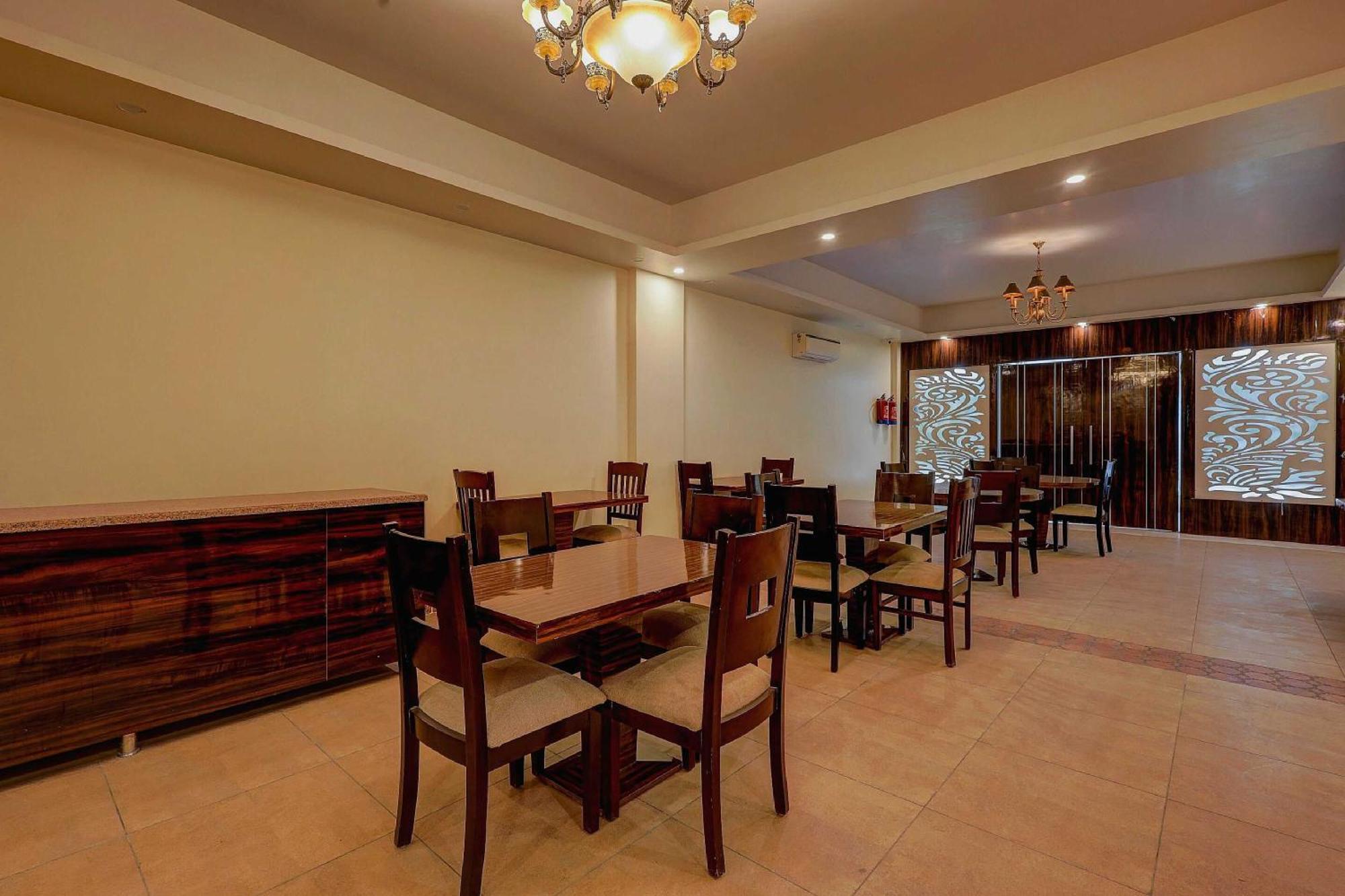 Townhouse Golden King Hotel New Delhi Buitenkant foto