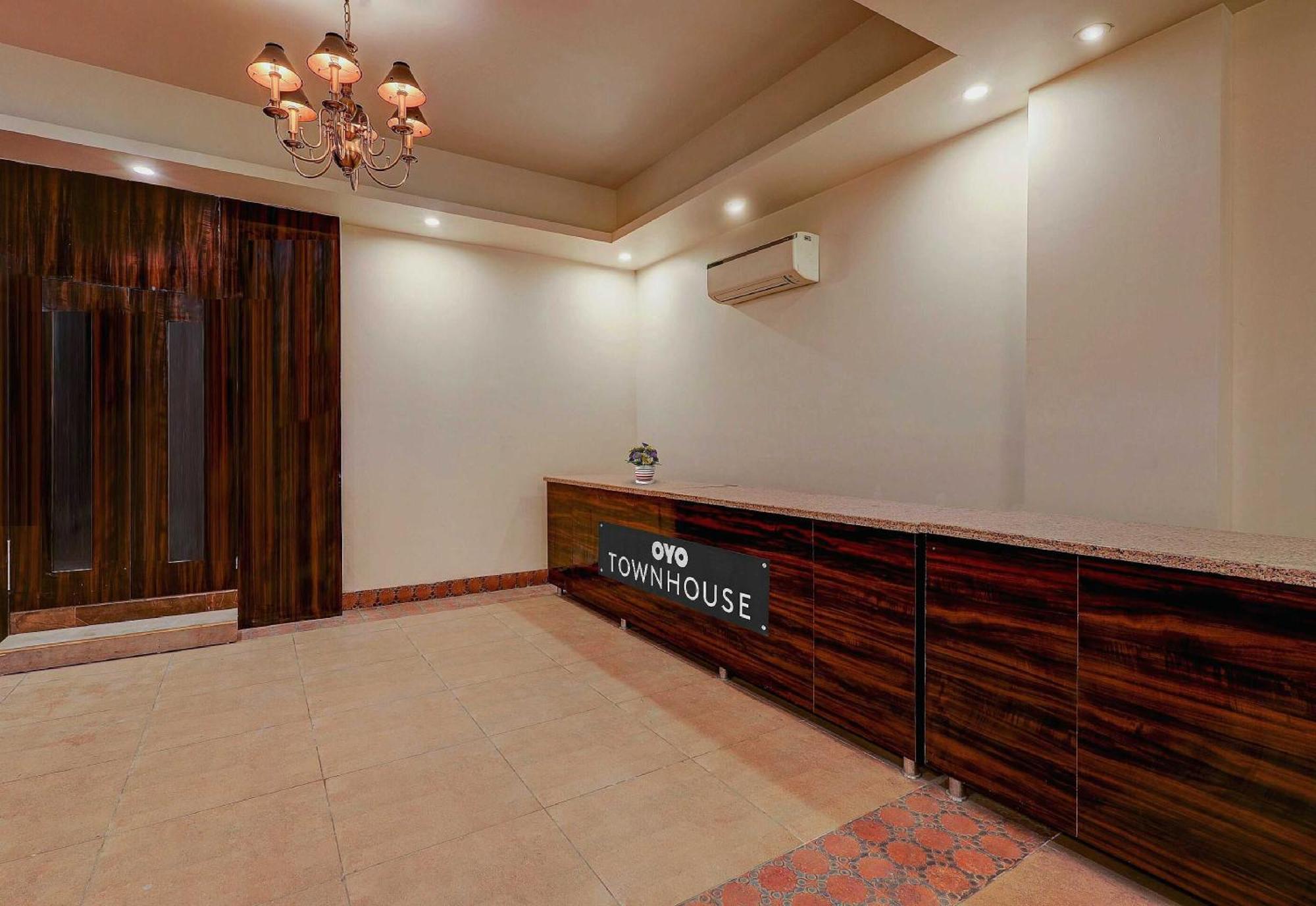 Townhouse Golden King Hotel New Delhi Buitenkant foto