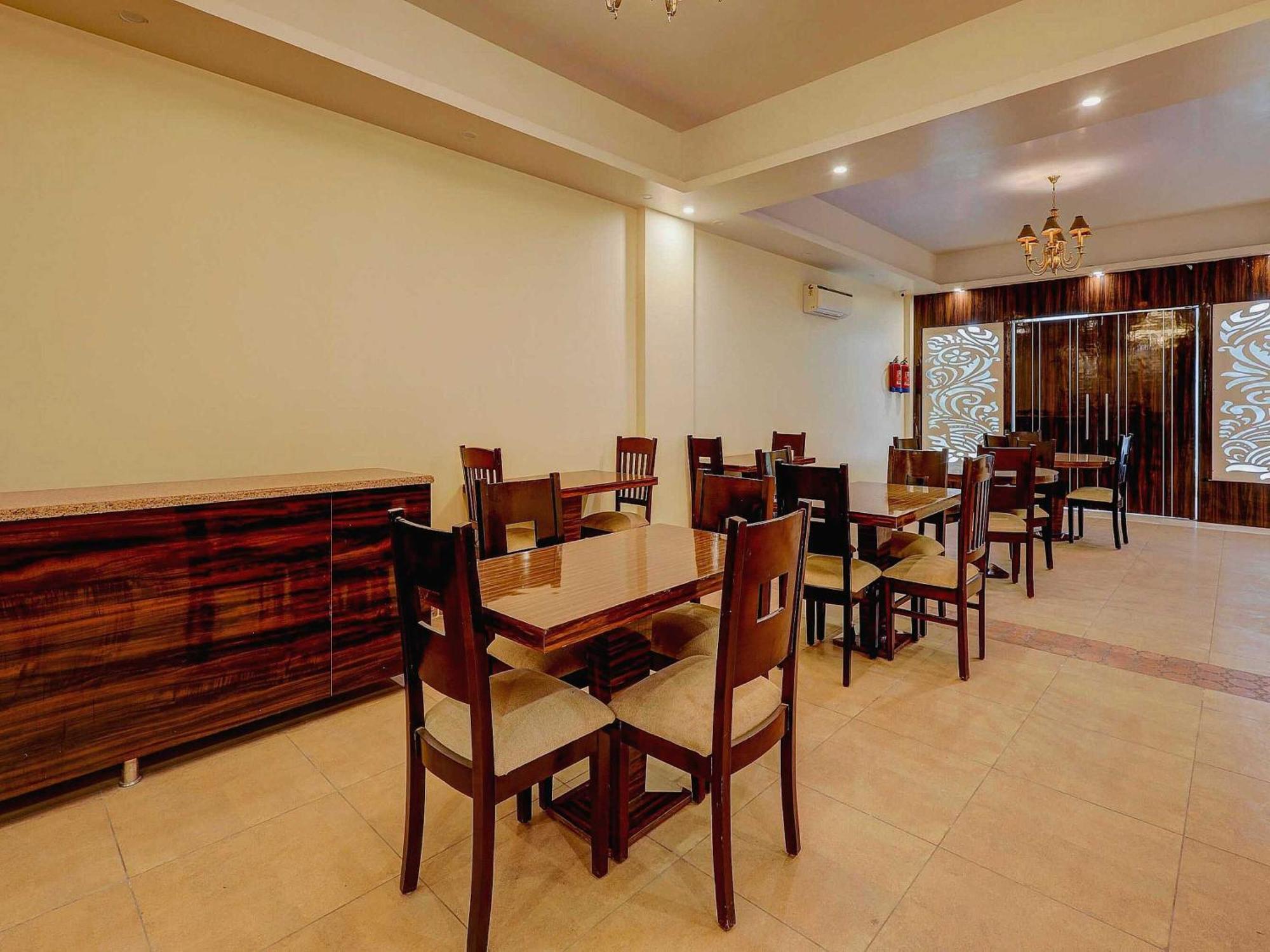 Townhouse Golden King Hotel New Delhi Buitenkant foto