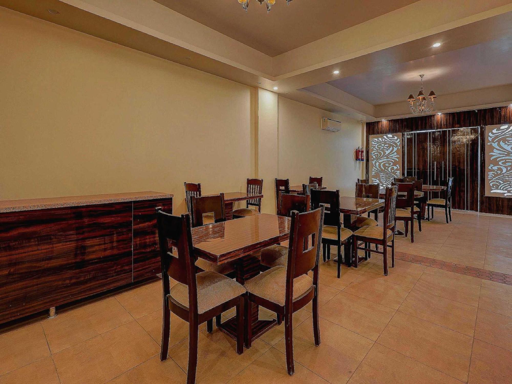 Townhouse Golden King Hotel New Delhi Buitenkant foto