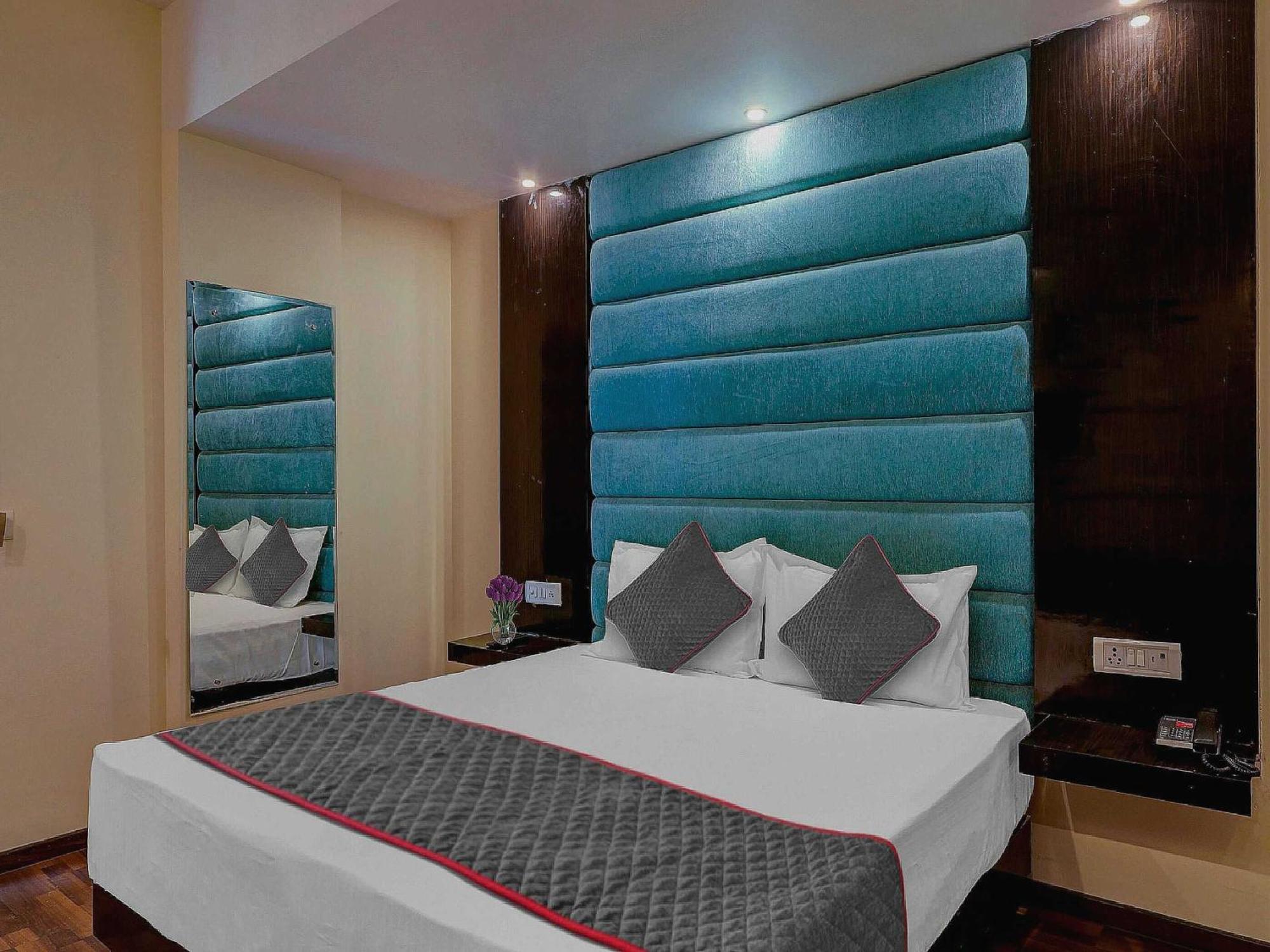 Townhouse Golden King Hotel New Delhi Buitenkant foto